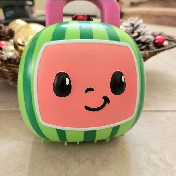 Cocomelon play lunch pail - Picture 7 of 14